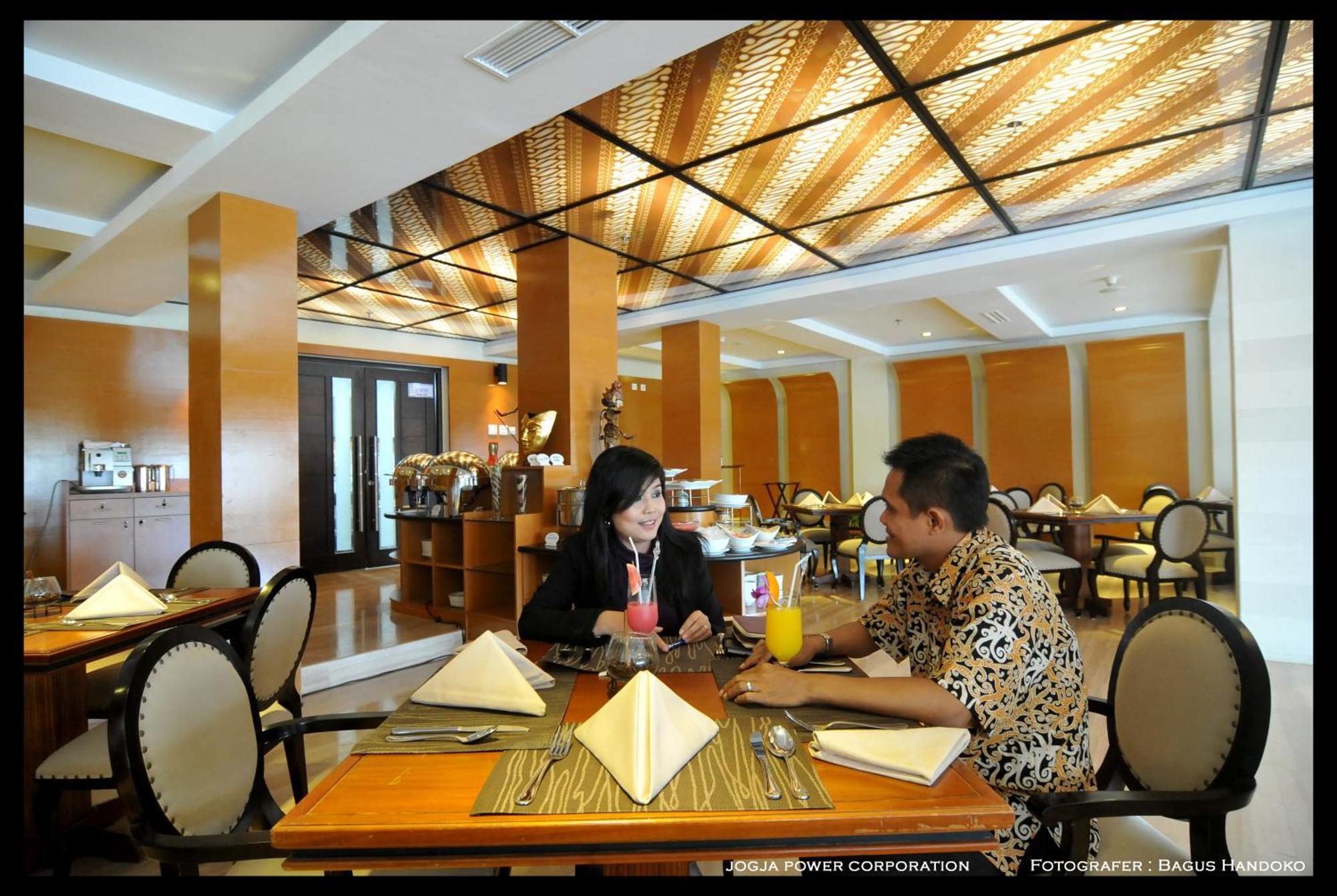 Ros-In Hotel Yogyakarta Exterior foto